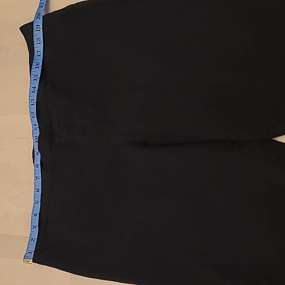 IsaacMizrahiLIVE Black Cropped Petite Pants with Pull-on Elastic Waist - Picture 8 of 11